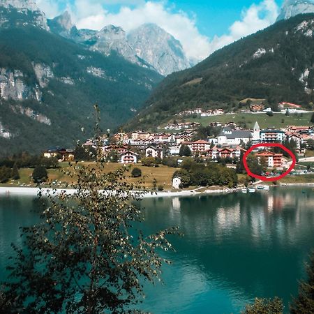 Attico Con Vista Sul Lago E Montagne A Molveno Eksteriør bilde